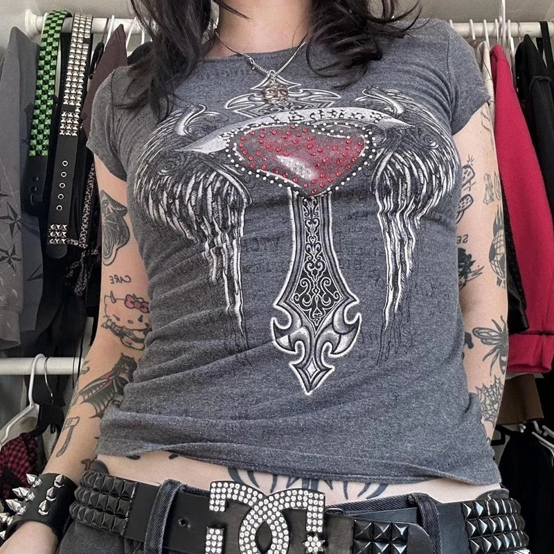 2000s Aesthetic Mall Goth E-girl Gothic T-shirt Retro Y2K Grunge Skull Wing Crop Tops Indie Graphic Print Short Sleeve Tee Women